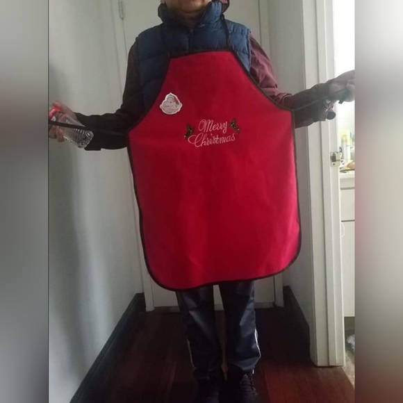 2 pcs NEW APRON CHRISTMAS THEME! - Picture 2 of 4